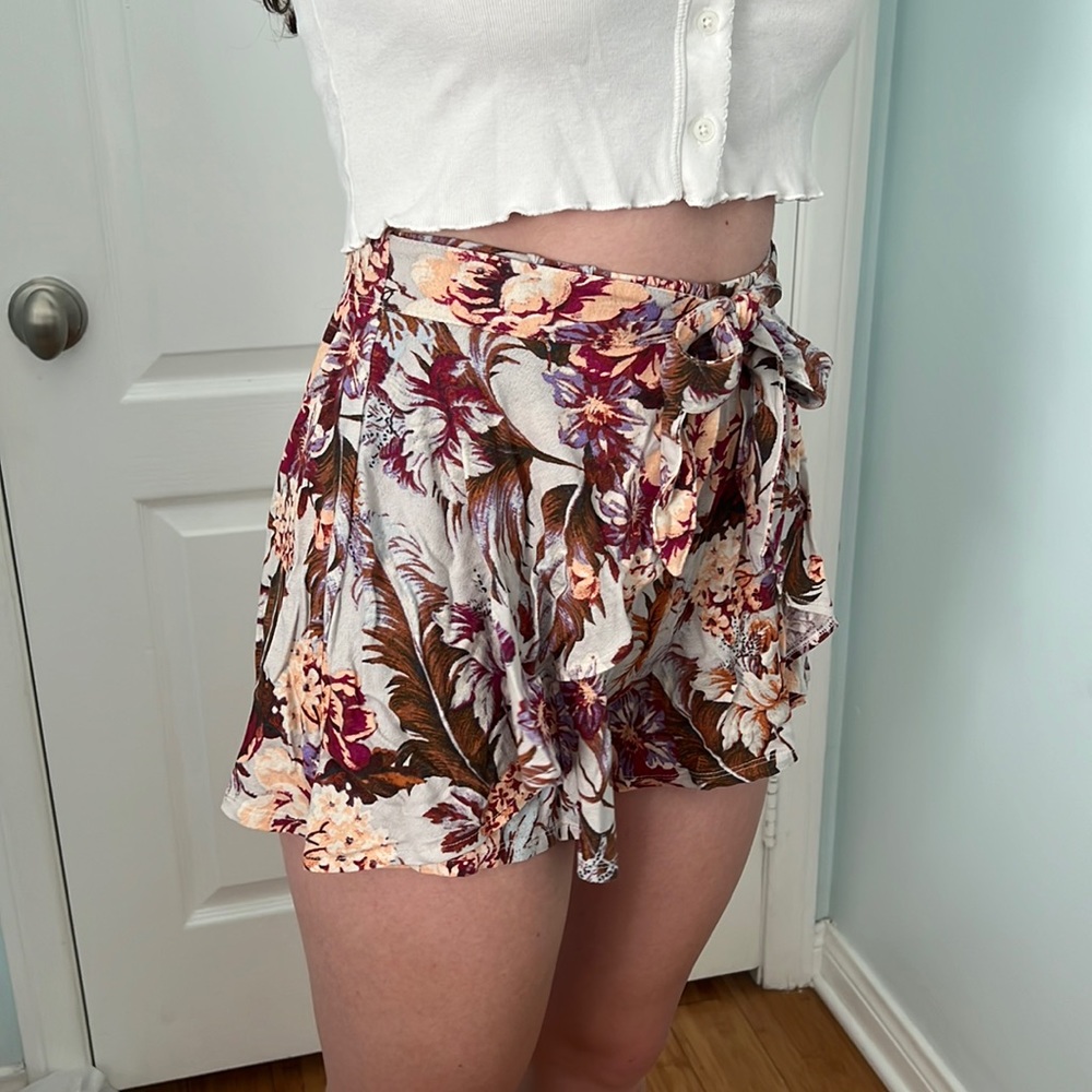 BP flowy patterned short, size small